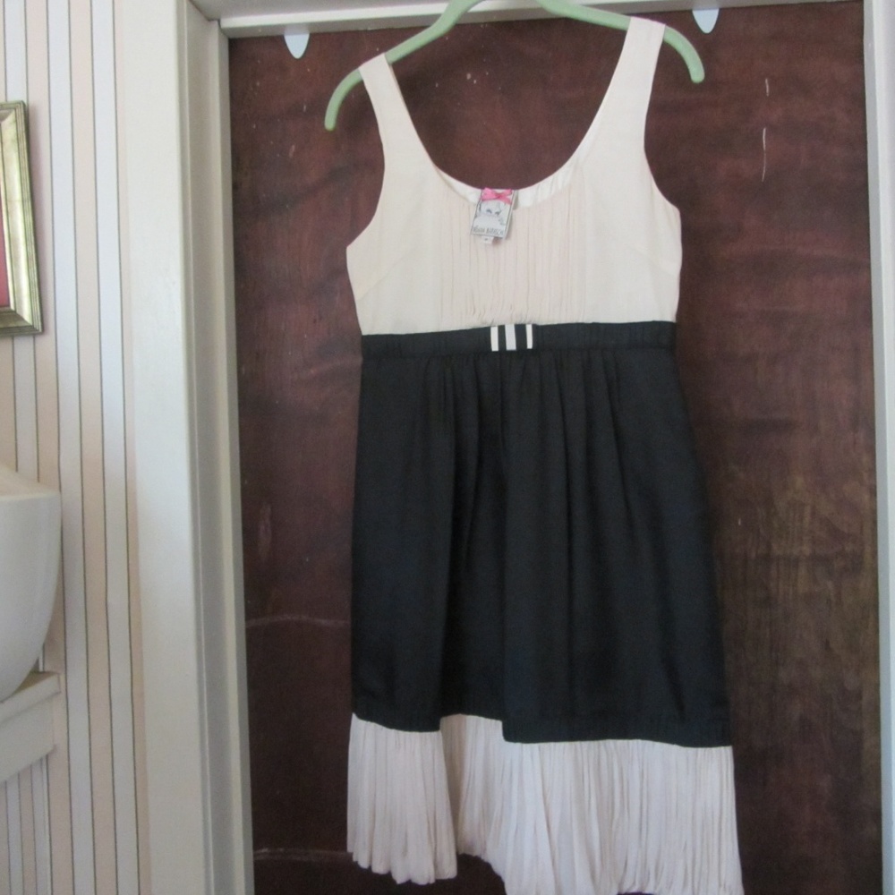 YOANA BARASCHI B/W SILK CHIFFON DRESS NWOT Sz 2